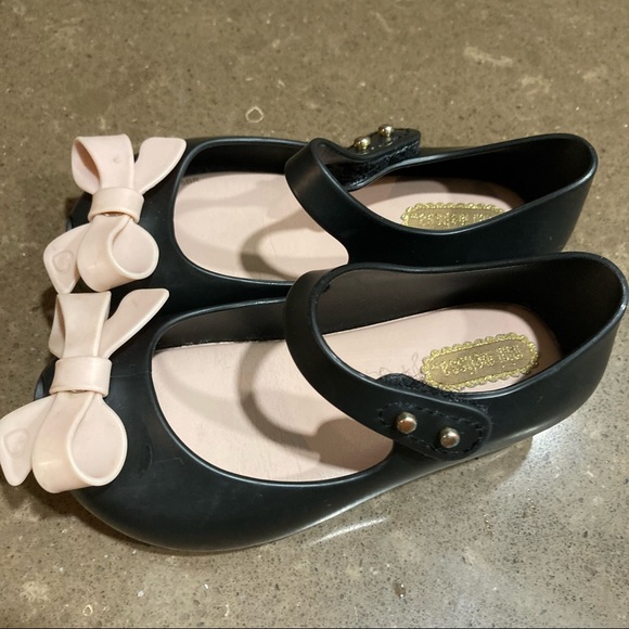 Mini Melissa Black with Pink Bows - Picture 4 of 6